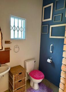 Eclectic Old-Fashioned Comfort in Fourways - 3