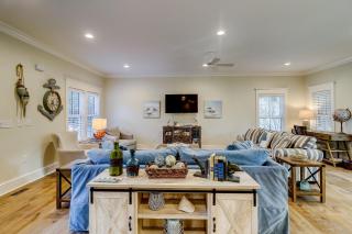 AV11-32: 11 32nd Avenue - 9