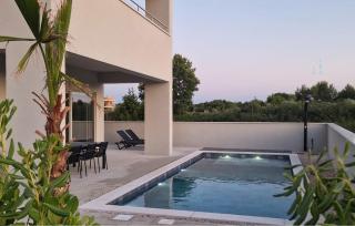 Gorgeous Home In Zaton - 0