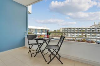 Top Floor Studio, Pools, Fast Internet, Parking - 8