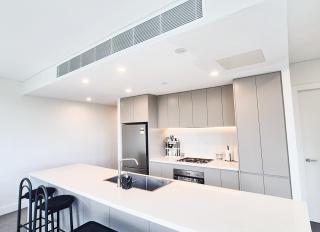 Timeless Black n White Charm 2BR w Kids room - 2