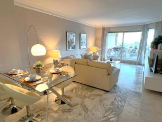 Evans Realty BW Puerto Banús Parking & Gym - 3