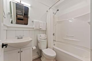 HN2307: 2307 Hartnett Blvd. - 1