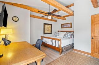 WW2403: 2403 Waterway Blvd. - 1