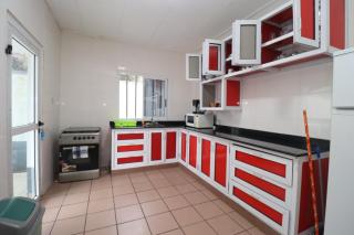 AfriqPnB RC Villa 3 Chambres avec Piscine - Bébamboué - 6