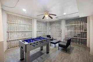 RC2431: 2431 Racquet Club - 5