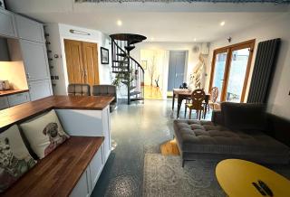 6BR Designer Home OR SEPARATE 2BR Guesthouse OPTION - 5