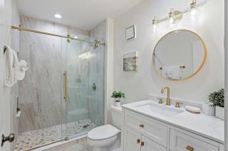 PC102A: 102A Port O'Call - 6