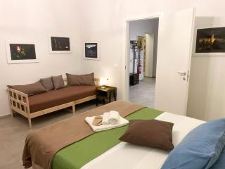 Basso 61, Cozy Oasis with Mini Pool and Courtyard - 5