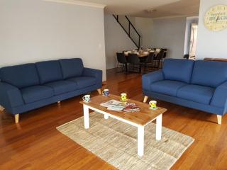 Sandy Toes and Sunsets Beach House - 8