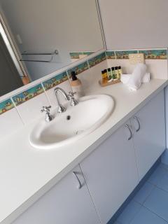 Sandy Toes and Sunsets Beach House - 2