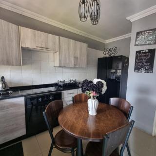 Carl Street Gardens - 7