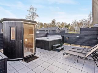 14 person holiday home in Væggerløse - 9