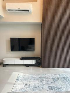 Spacious 1BR Loft at BGC Uptown Parksuites - 9