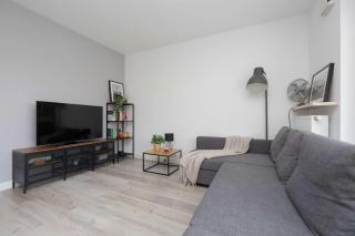 Warsaw Cozy Apartment with Parking and Garden by Noclegi Renters - 4