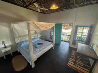 Beachfront Paradise Cũcũ Cottage Watamu - Watamu - 1