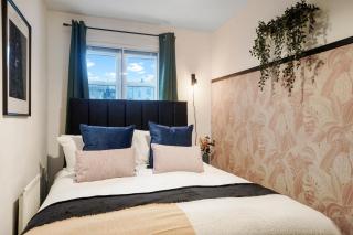 Modern 3-Bed Home in Central London - Garden - 7