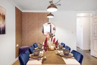 Modern 3-Bed Home in Central London - Garden - 8