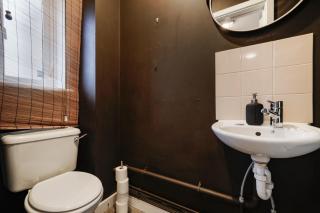 Modern 3-Bed Home in Central London - Garden - 6