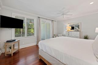 CM3302: 3302 Cameron Blvd. - 6