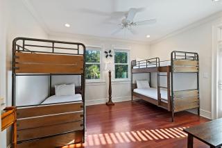 CM3302: 3302 Cameron Blvd. - 3