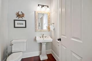 CM3302: 3302 Cameron Blvd. - 1