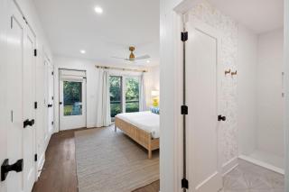 GL1232: 1232 Greenslake - 3