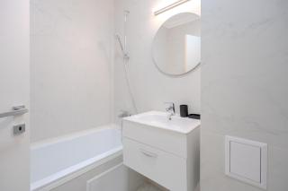 Urban Jungle Apartment - Premium Stay by Blvd 44B1 - 7