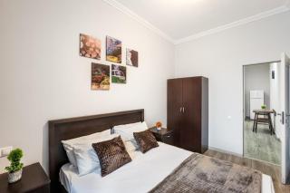 Sunny & Comfort! 2BD New Renovated! City Center - 1