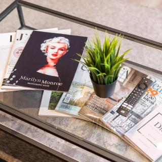 Two Bed Apartment - Parking & Balcony - Smethwick 6MC - 2