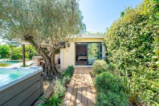 Bali Spa Suite, jacuzzi and quietude - 8