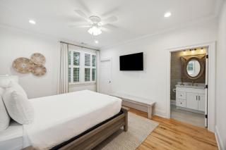 WW2204: 2204 Waterway Blvd. - 1