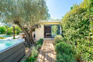 Bali Spa Suite, jacuzzi and quietude - 5