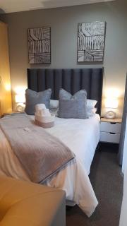 The Prestige Escape Elegant Living at Bains Lodge - 9