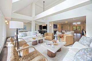 SV3553: 3553 Seaview Drive - 4