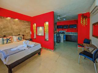 2 Units I 500m Award-Winning Beach I Memory Foam King Bed I AC Kitchen WiFi 7A8A - 9