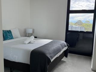 FREE Parking Modern 2 bedrooms Apt for Family or Business - 8