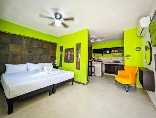 2 Units I 500m Award-Winning Beach I Memory Foam King Beds I AC Kitchen WiFi 3B4B - 9