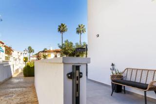 Bajo mediterráneo con terraza y calma - 1