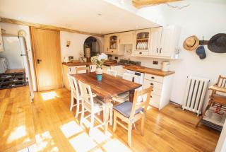 Cockle Cottage, An artists haven, Charming Cottage By Air Premier - 5