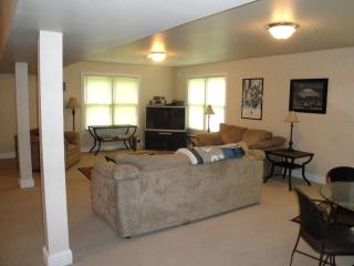 Elegant Lodge Rental with Lovely Countryside Views near Charlottesville, Virginia - 7