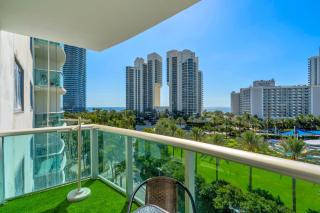 Resort at Sunny Isles Beach with Ocean view - 6
