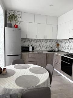 Riviera Apartments - 6