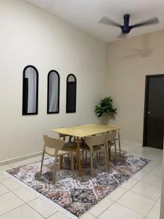 Loka Homestay Kluang - 1