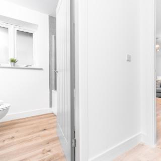 Stylish 2Bed Apartment - Fast Wi-fi - Smethwick - Balcony - Parking 5MC - 7