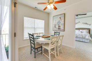 4 Mi to Beaches Luxe Coastal Resort Condo - 4