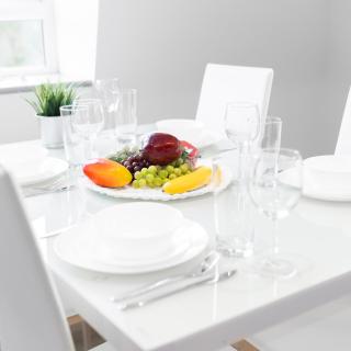 Stylish 2Bed Apartment - Fast Wi-fi - Smethwick - Balcony - Parking 5MC - 6