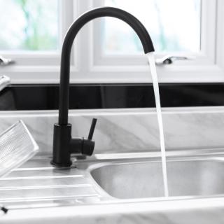 Stylish 2Bed Apartment - Fast Wi-fi - Smethwick - Balcony - Parking 5MC - 5