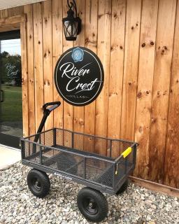 Picturesque Tiny House Rental Ideal for Glamping in New Hampshire - 6