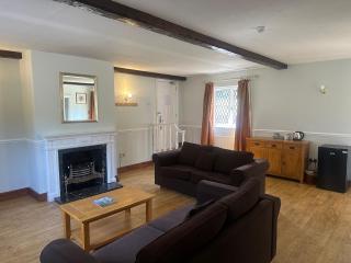 Cwrt Bleddyn Hotel & Spa - 3